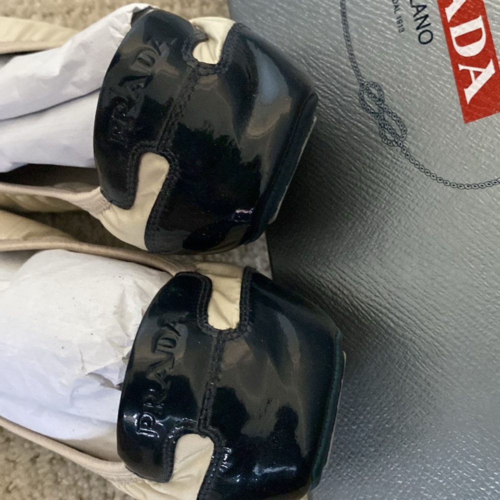 Prada flats - Picture 3 of 6